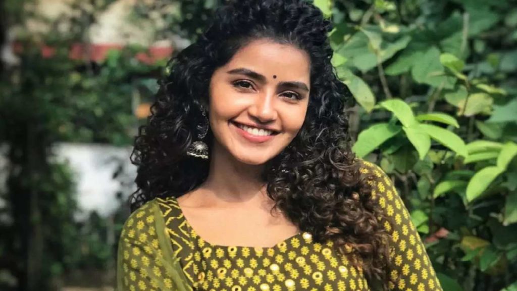 Anupama Parameswaran introduce done first south Indian music video