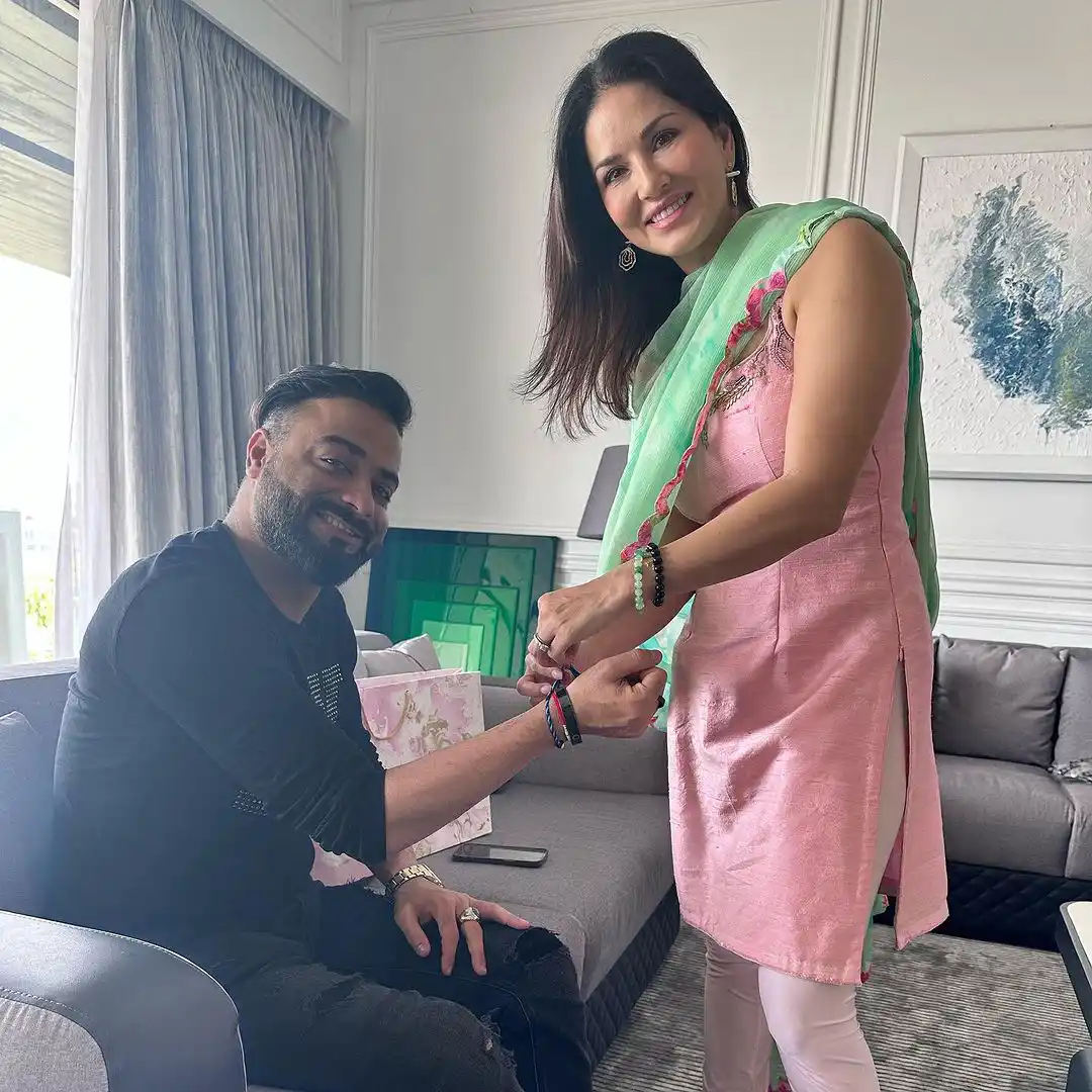 Bollywood Actress Sunny Leone Rakhi Celebration photos