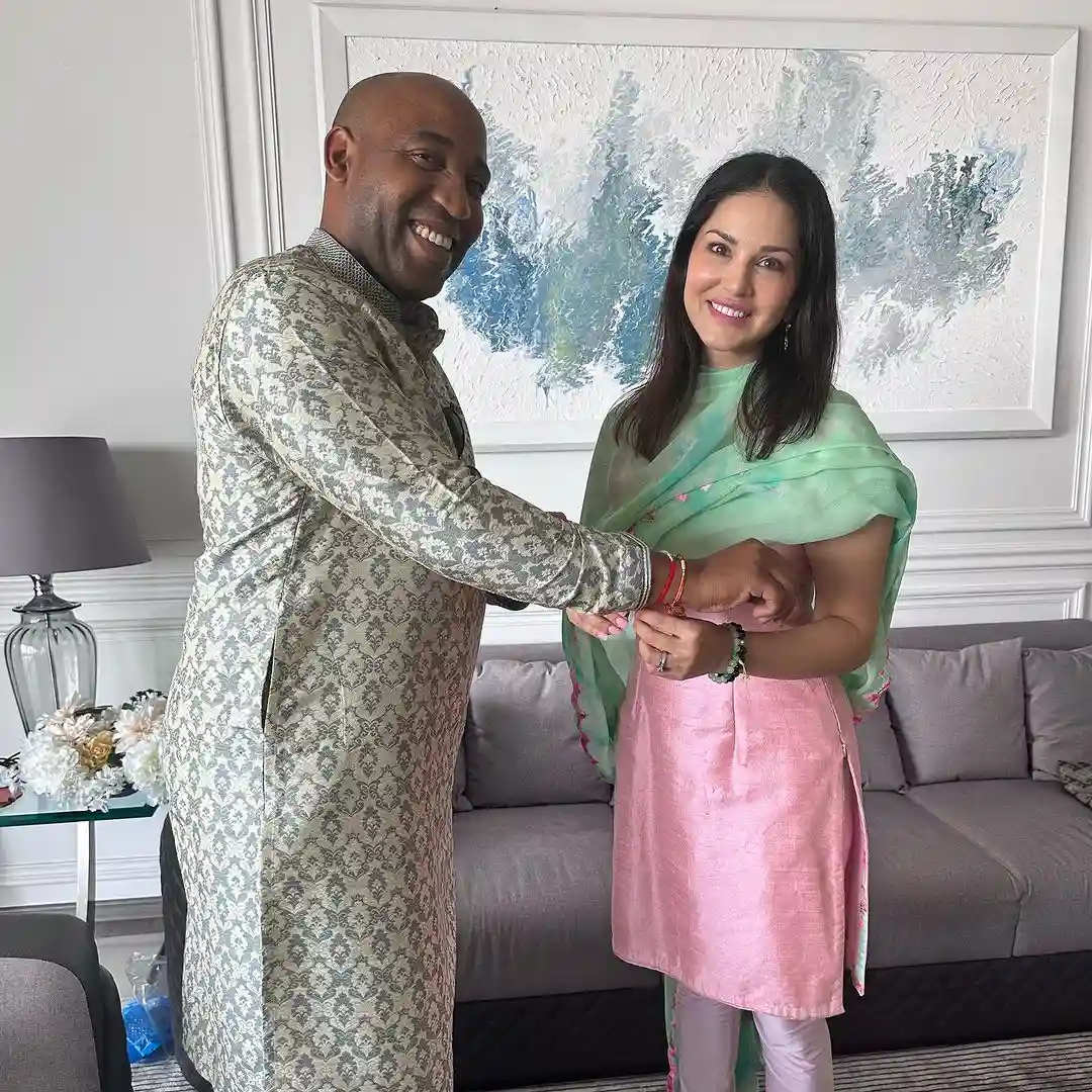 Bollywood Actress Sunny Leone Rakhi Celebration photos