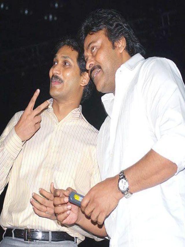 >మెగాస్టార్ చిరంజీవి రేర్ పిక్స్..