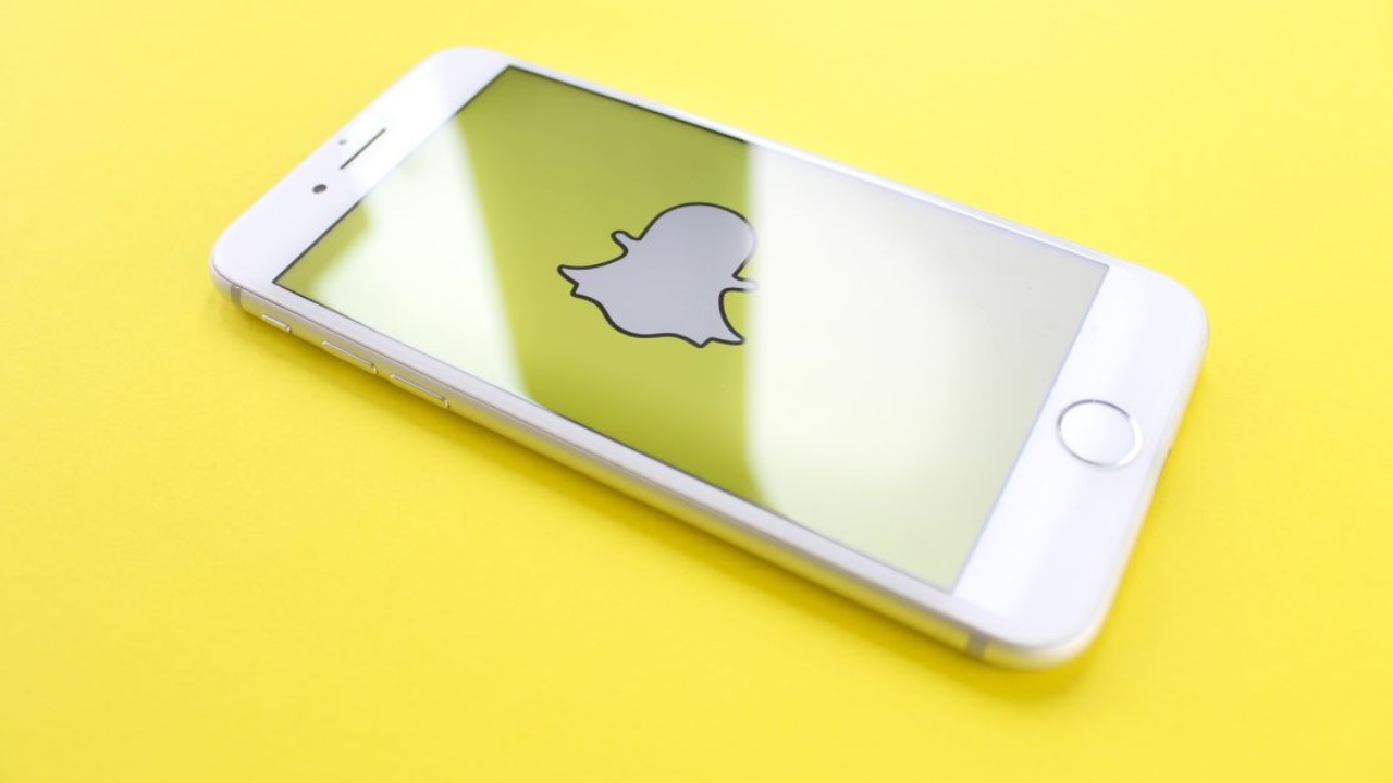 Earn Rs 6 lakh by creating Snapchat lenses, here is how
