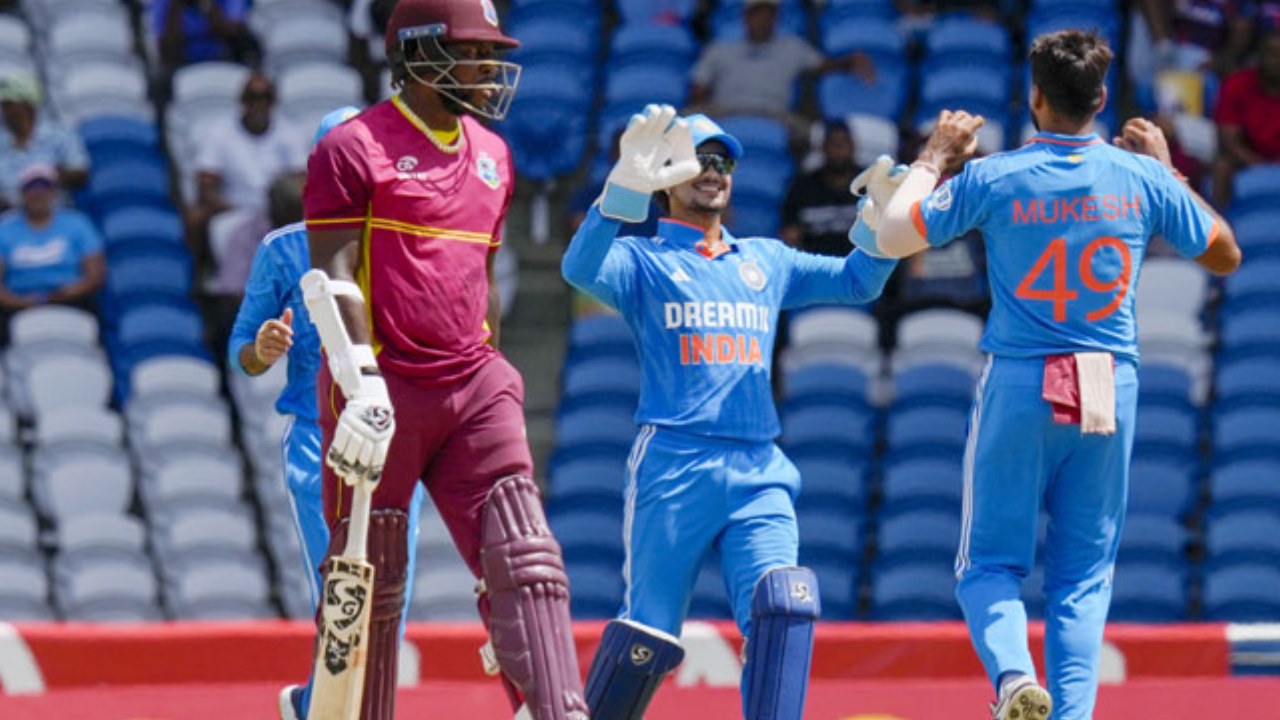 IND VS WI 3rd ODI: చెలరేగిన బ్యాటర్లు.. విజృంభించిన బౌలర్లు.. మూడో వన్డేలో హైలెట్స్ ఇవే.. IND VS WI 3rd ODI: చెలరేగిన బ్యాటర్లు.. విజృంభించిన బౌలర్లు.. మూడో వన్డేలో హైలెట్స్ ఇవే..