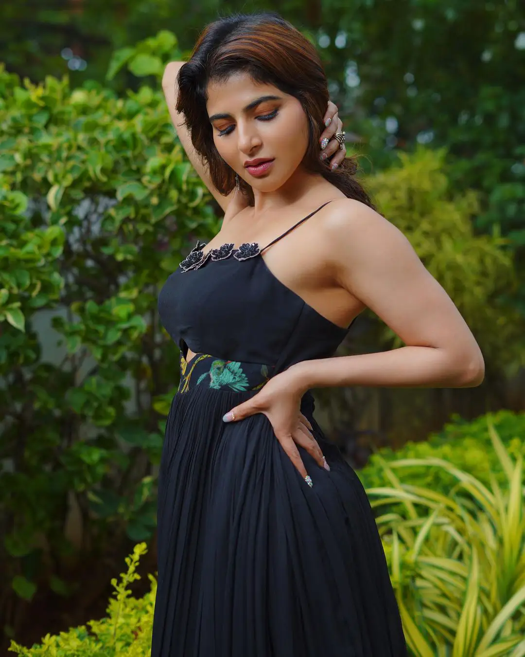 Iswarya Menon showing her Beauty in Black Dress