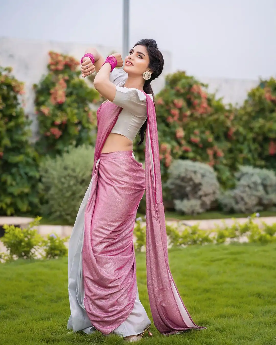 Jabardasth Varsha shares her latest saree photos