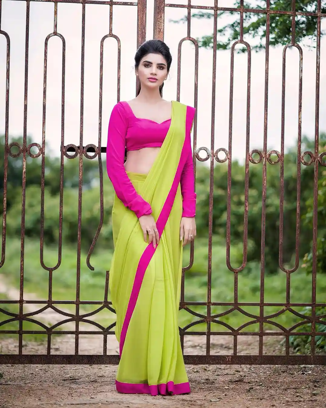 Jabardasth Varsha shares latest saree photos in her instagram