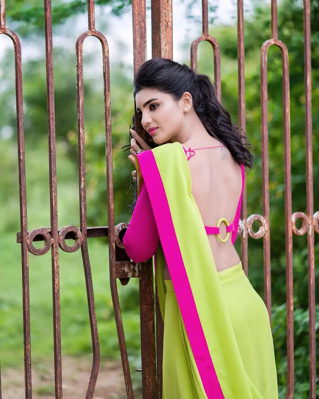 Jabardasth Varsha shares latest saree photos in her instagram