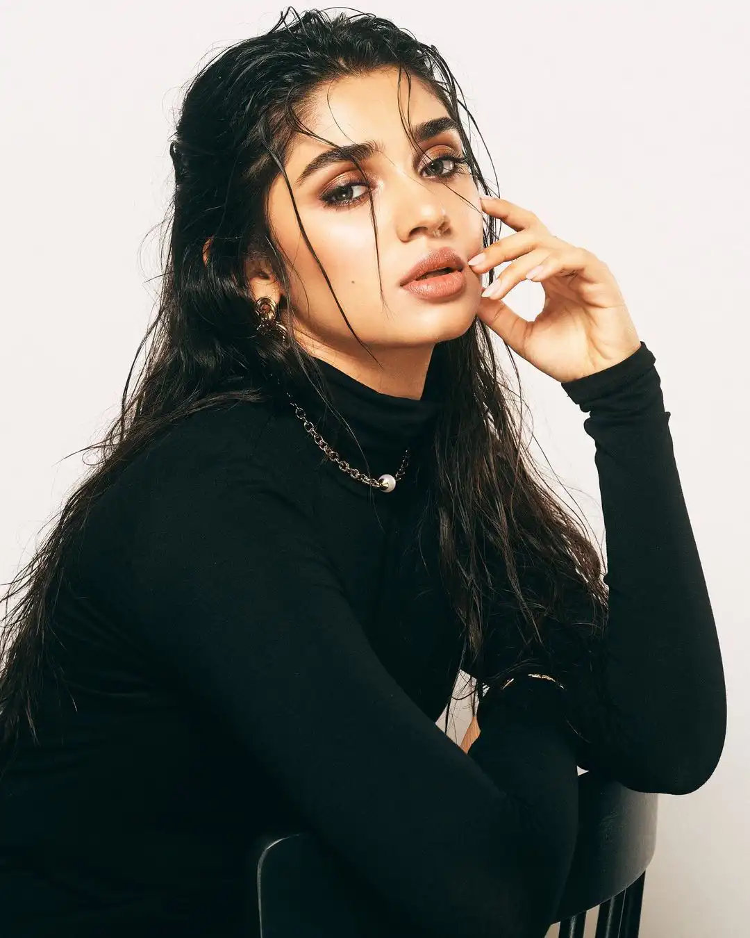 Krithi Shetty share her latest photoshoot in instagram