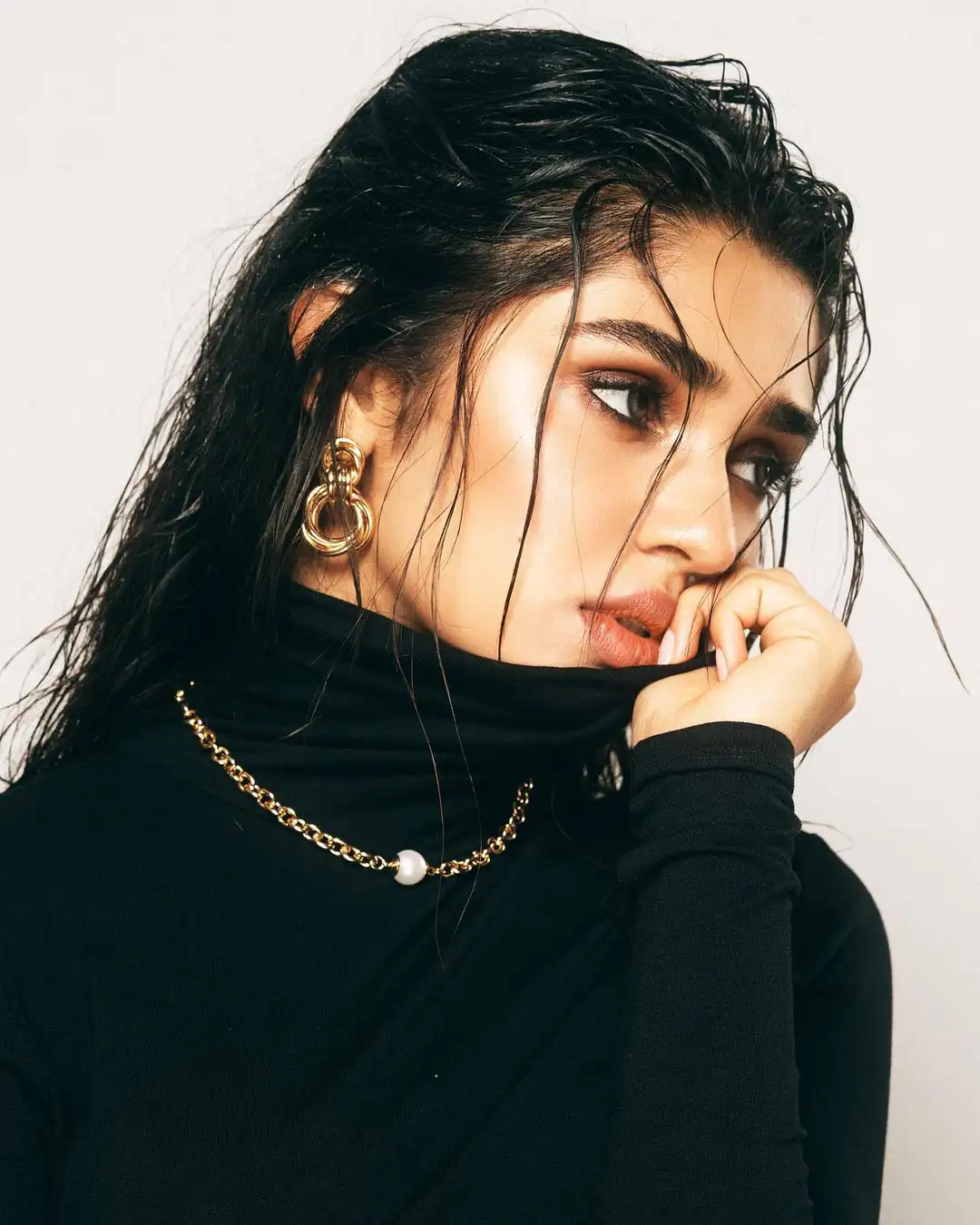 Krithi Shetty share her latest photoshoot in instagram