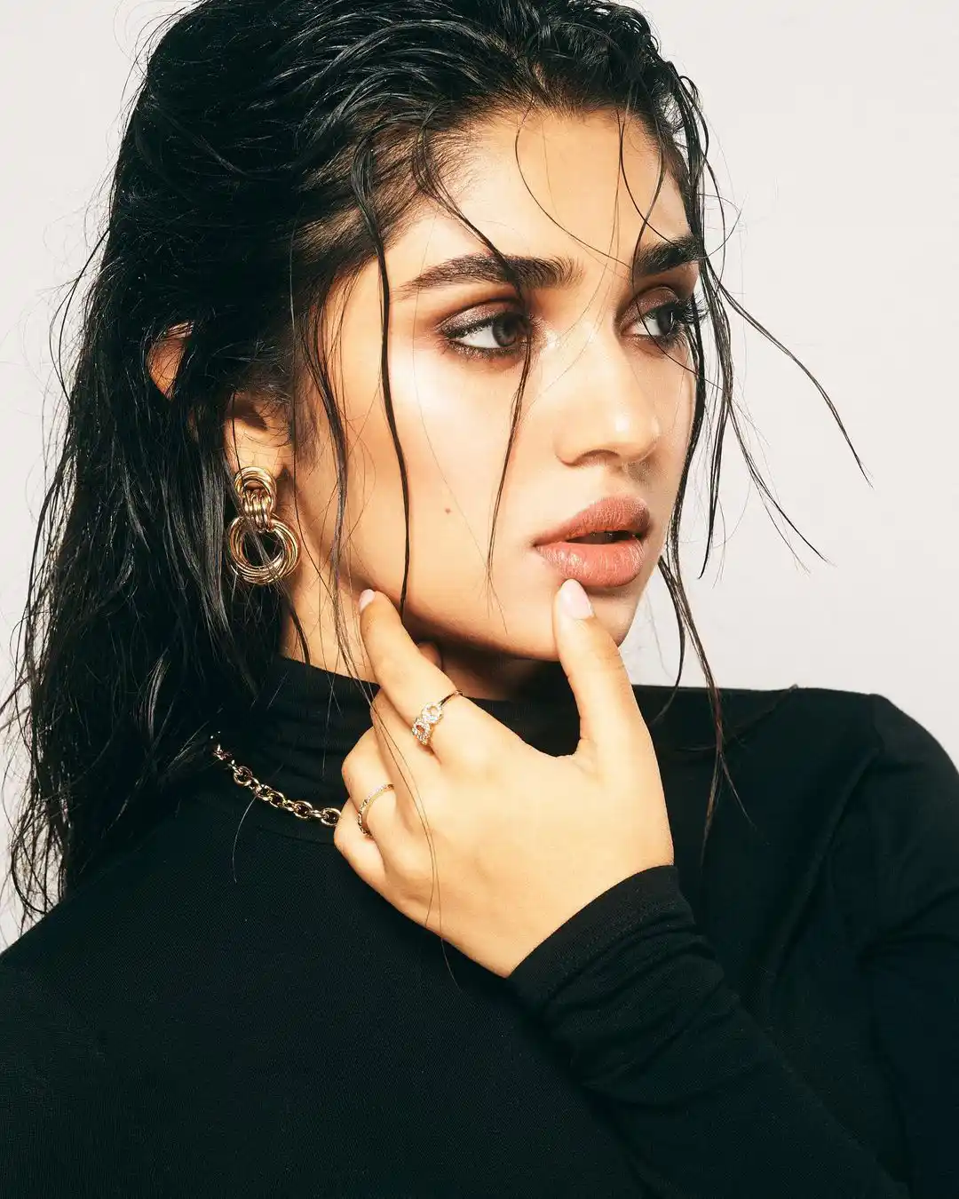Krithi Shetty share her latest photoshoot in instagram