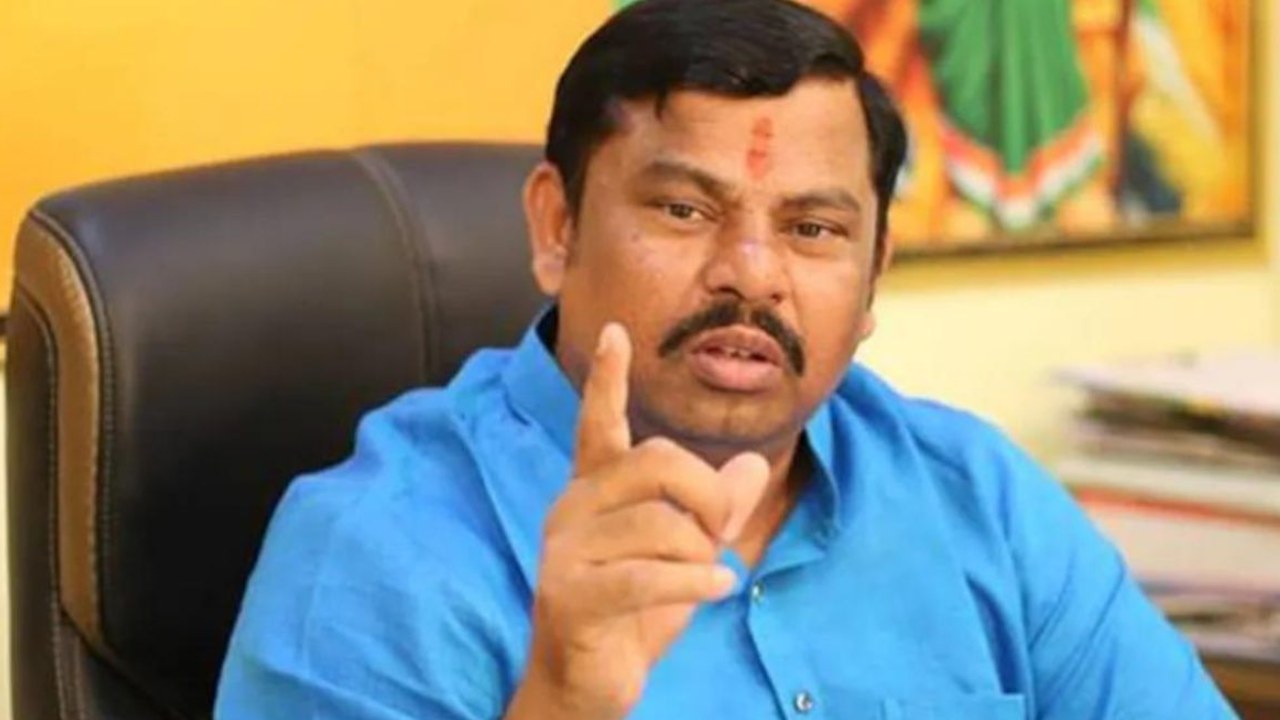 Raja Singh: అవసరమైతే రాజకీయాలనుంచి తప్పుకుంటా.. ఎమ్మెల్యే రాజాసింగ్ సంచలన వ్యాఖ్యలు Raja Singh: అవసరమైతే రాజకీయాలనుంచి తప్పుకుంటా.. ఎమ్మెల్యే రాజాసింగ్ సంచలన వ్యాఖ్యలు