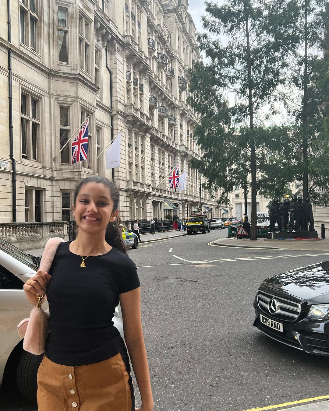 Mahesh Babu daughter Sitara Ghattamaneni enjoying vacation at london