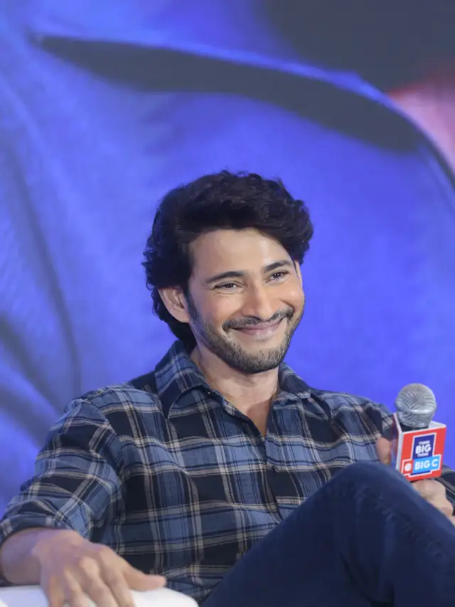 Mahesh Babu Handsome Looks in Big C 20 Years Event