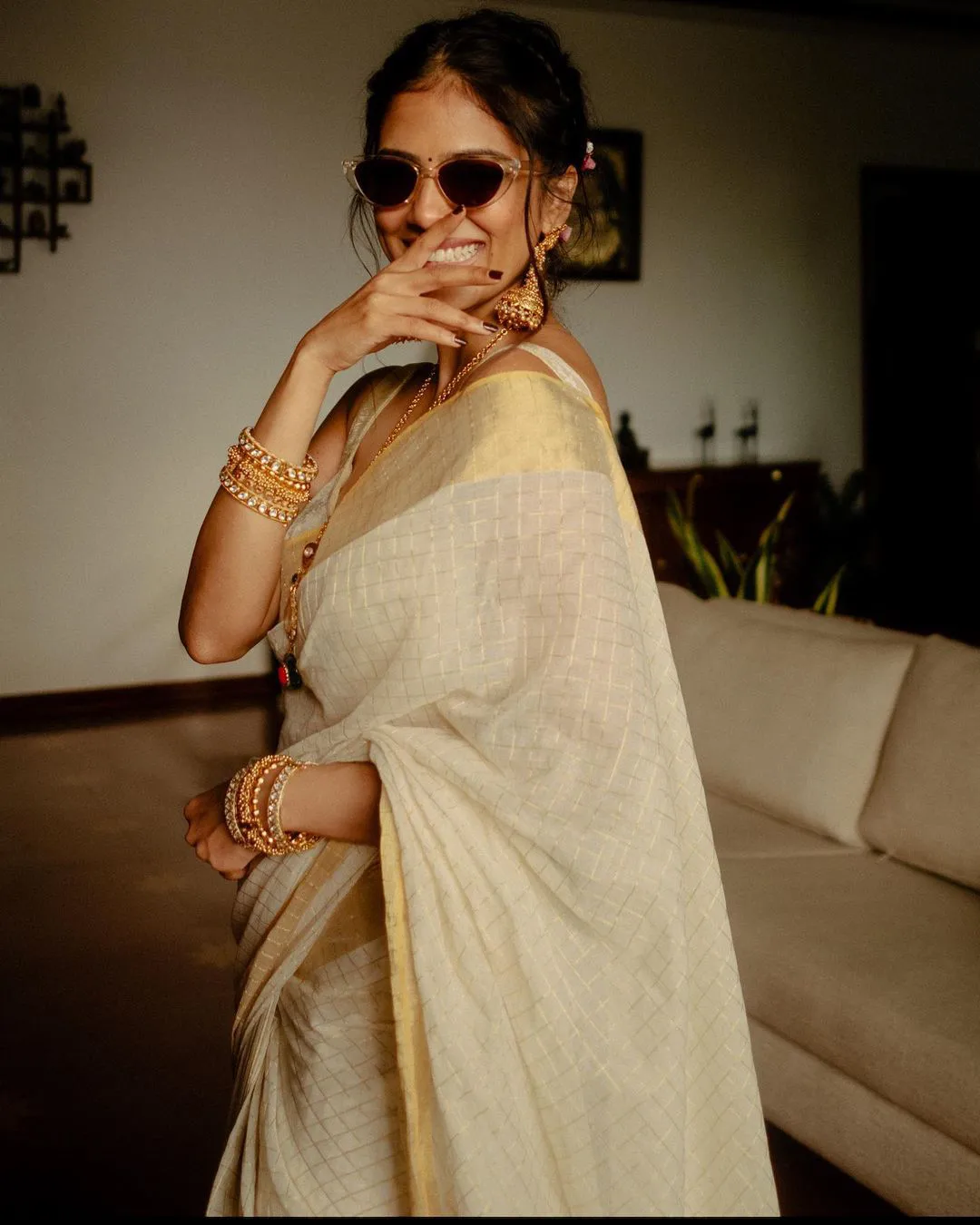 Malayala Actress Malavika Mohanan saree photos on onam special