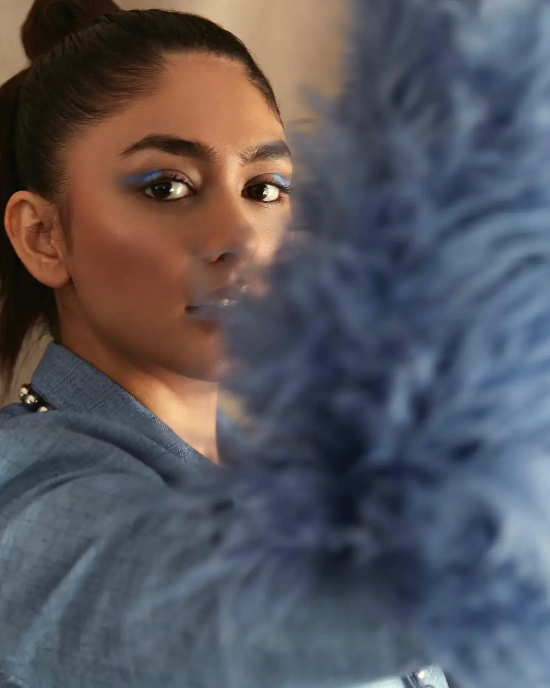 Mrunal Thakur Mesmerizing Looks