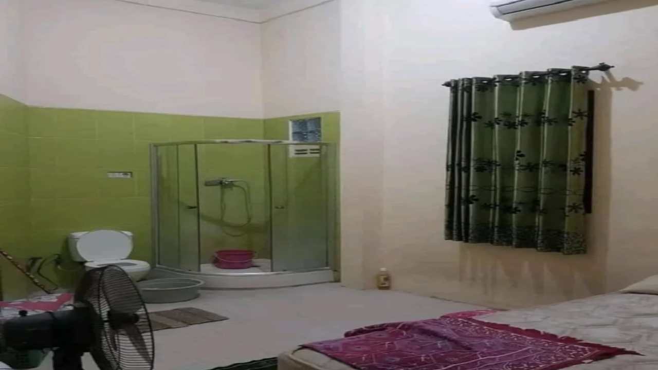 Room Rent : అద్దెకు రెడీగా ఉన్న రూమ్.. రెంట్ ఎంత ఇవ్వచ్చో వివరాలు చదివి చెప్పండి.. Room Rent : అద్దెకు రెడీగా ఉన్న రూమ్.. రెంట్ ఎంత ఇవ్వచ్చో వివరాలు చదివి చెప్పండి..