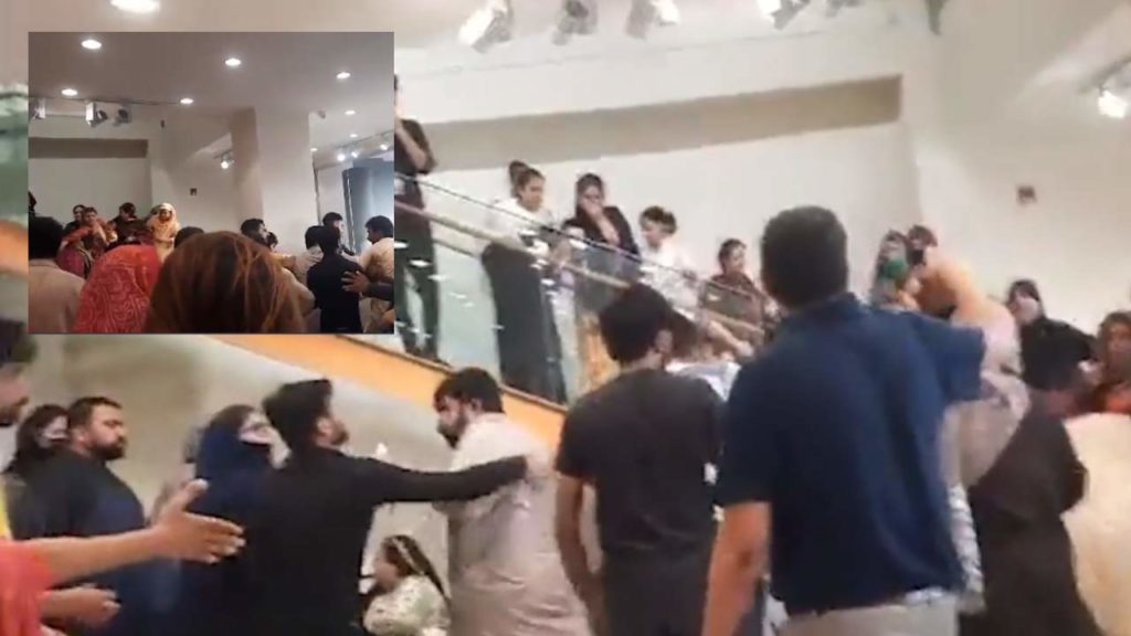 Pakistani women fighting for sarees
