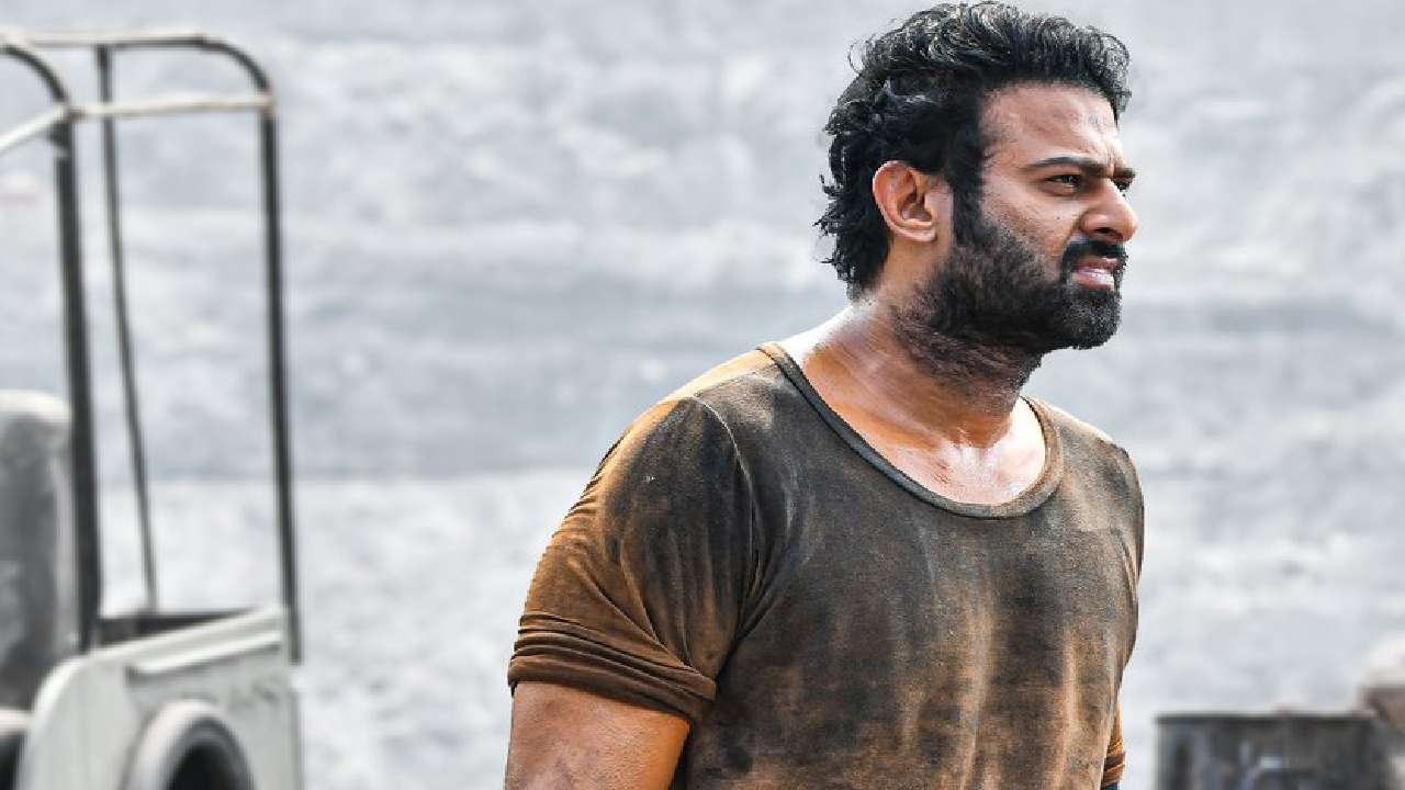 Salaar : డైనోసార్ వచ్చే సమయం అయ్యింది.. సలార్ నుంచి ప్రభాస్ గ్లింప్స్.. పోస్ట్ వైరల్.. Salaar : డైనోసార్ వచ్చే సమయం అయ్యింది.. సలార్ నుంచి ప్రభాస్ గ్లింప్స్.. పోస్ట్ వైరల్..