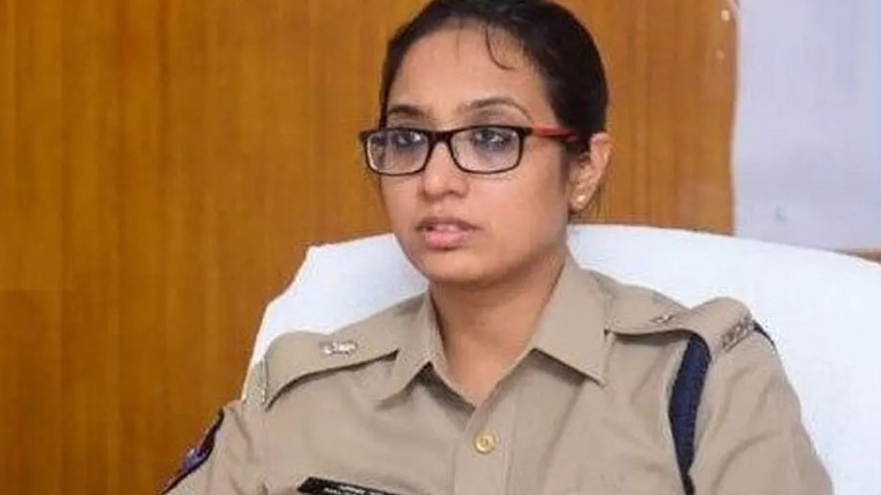 SP Malika Garg : దళిత మహిళపై అమానుష దాడి ఘటన.. బాధితురాలి సోదరుడు ప్రేమపెళ్లి చేసుకున్నాడన్న కక్షతో దాడి : ఎస్పీ మల్లికా గర్గ్ SP Malika Garg : దళిత మహిళపై అమానుష దాడి ఘటన.. బాధితురాలి సోదరుడు ప్రేమపెళ్లి చేసుకున్నాడన్న కక్షతో దాడి : ఎస్పీ మల్లికా గర్గ్