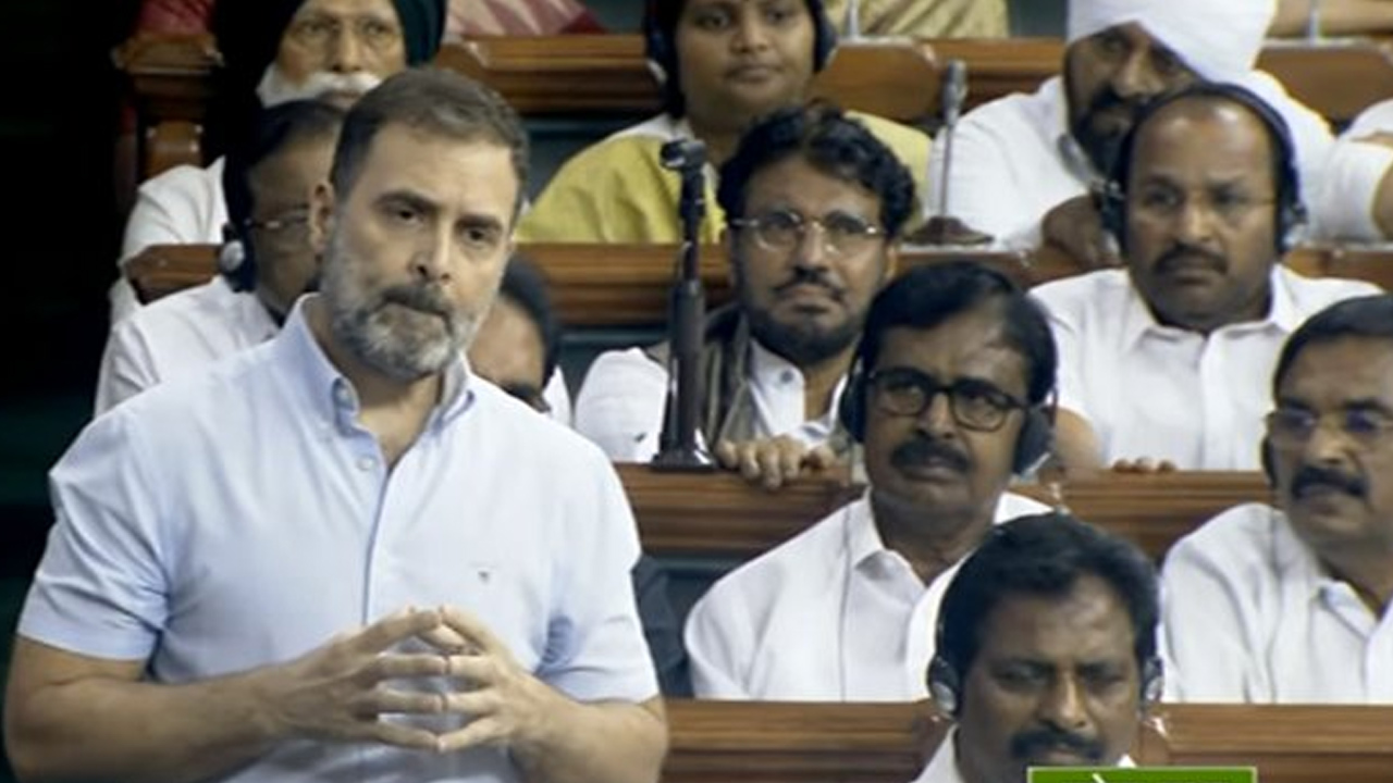 Rahul Gandhi : హిందుస్థాన్ ను హత్య చేశారు.. మీరు దేశ భక్తులు కాదు దేశద్రోహులు.. లోక్ సభలో రాహుల్ గాంధీ Rahul Gandhi : హిందుస్థాన్ ను హత్య చేశారు.. మీరు దేశ భక్తులు కాదు దేశద్రోహులు.. లోక్ సభలో రాహుల్ గాంధీ