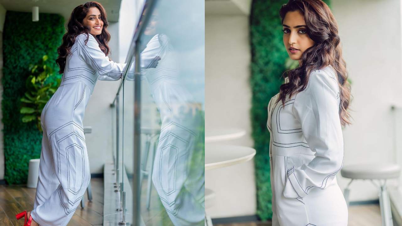 Reba Monica John : టాప్ టు బాటమ్ వైట్ సూట్‌లో విరిసిన రెబా మోనికా