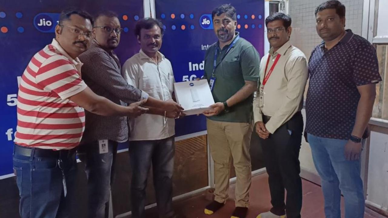 Reliance Jio announces nationwide rollout of 5G-based connectivity using 26 ghz mm-wave spectrum