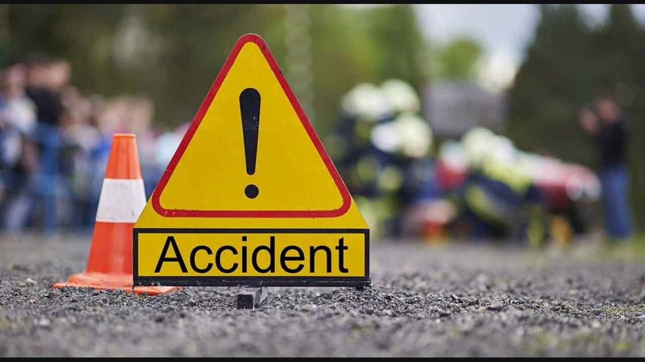 Road Accident: వరంగల్ జిల్లాలో ఘోర రోడ్డు ప్రమాదం.. ఐదుగురు మృతి Road Accident: వరంగల్ జిల్లాలో ఘోర రోడ్డు ప్రమాదం.. ఐదుగురు మృతి