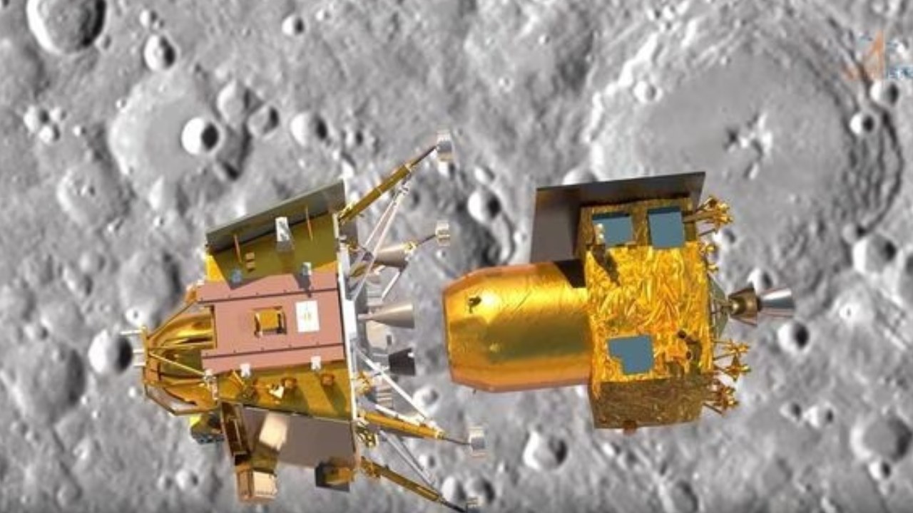 Chandrayaan-3 vs Luna-25: లూనా-25 ల్యాండర్లో సాంకేతిక సమస్యలు.. చంద్రుడి దక్షిణ ధ్రువంపై తొలి అడుగు మనదేనా? Chandrayaan-3 vs Luna-25: లూనా-25 ల్యాండర్లో సాంకేతిక సమస్యలు.. చంద్రుడి దక్షిణ ధ్రువంపై తొలి అడుగు మనదేనా?