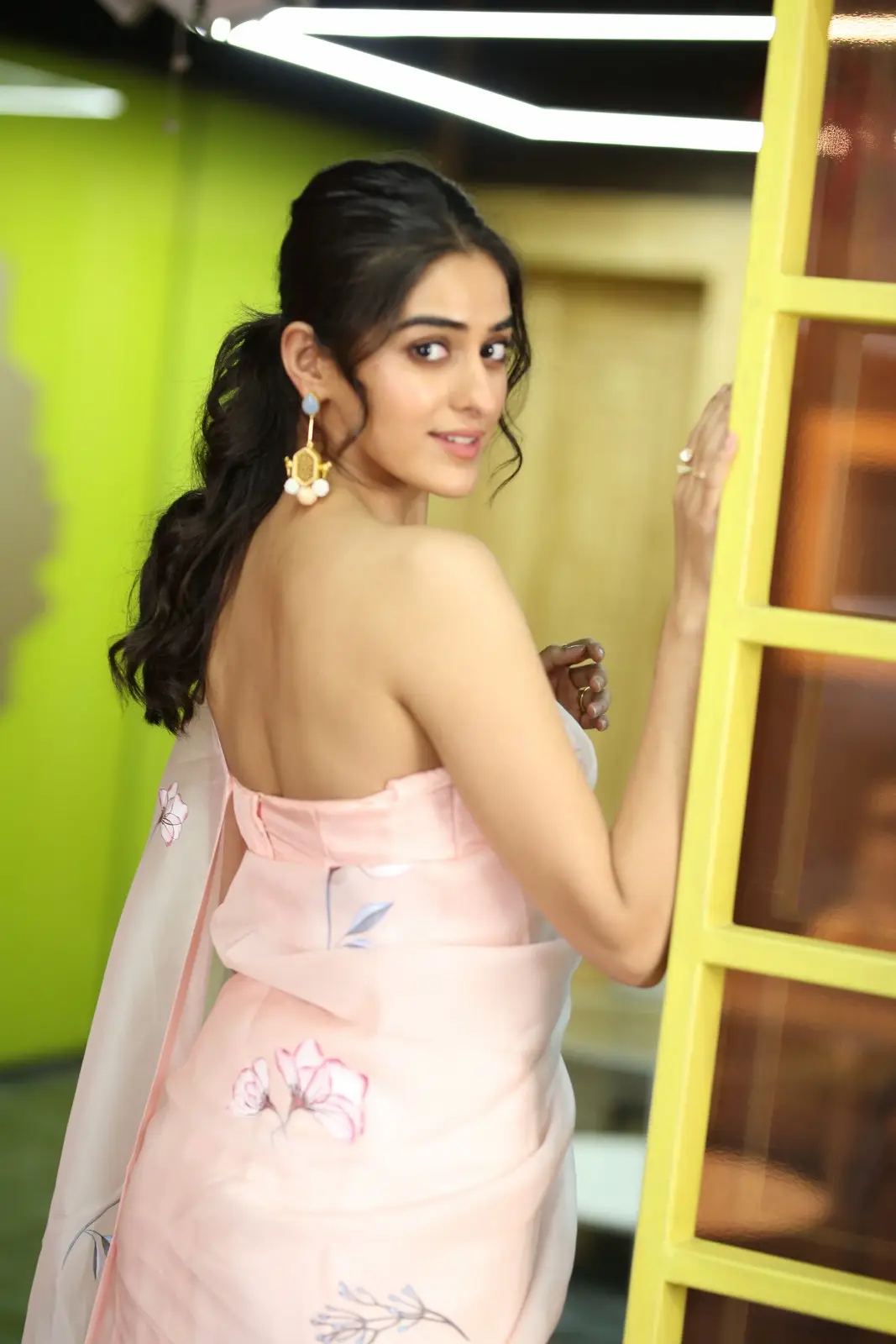 Sakshi Vaidya Cute Looks in Saree at Gandeevadhari Arjuna Movie Promotions