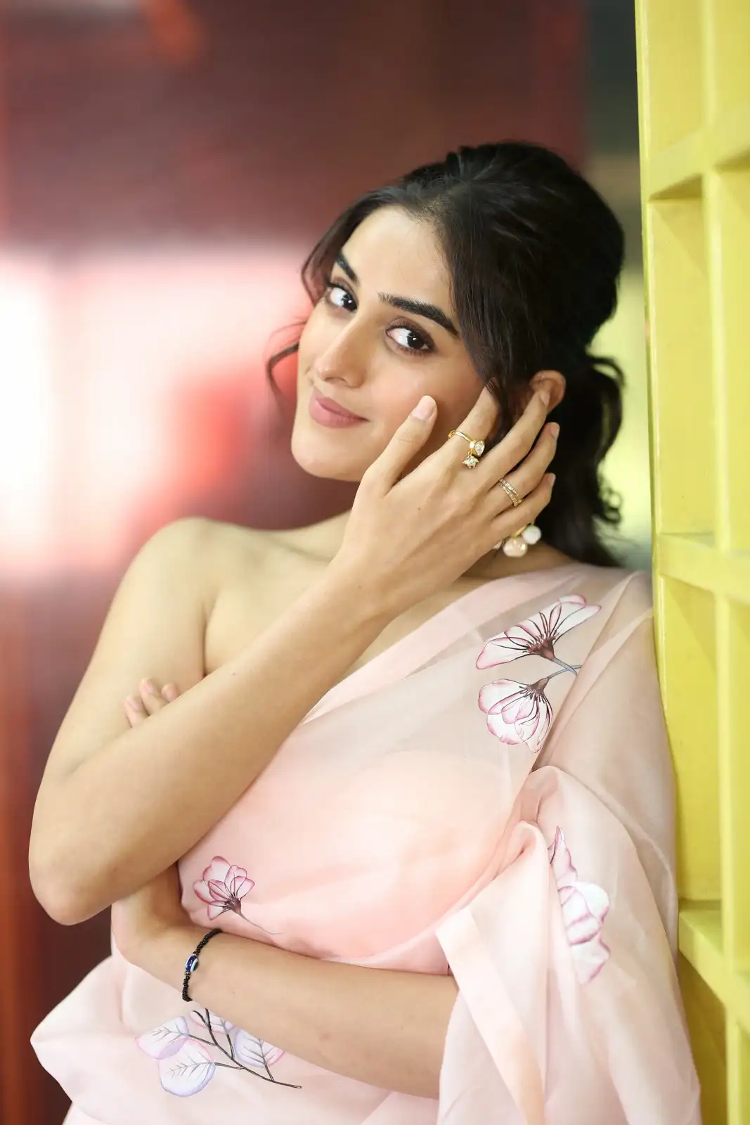 Sakshi Vaidya Cute Looks in Saree at Gandeevadhari Arjuna Movie Promotions
