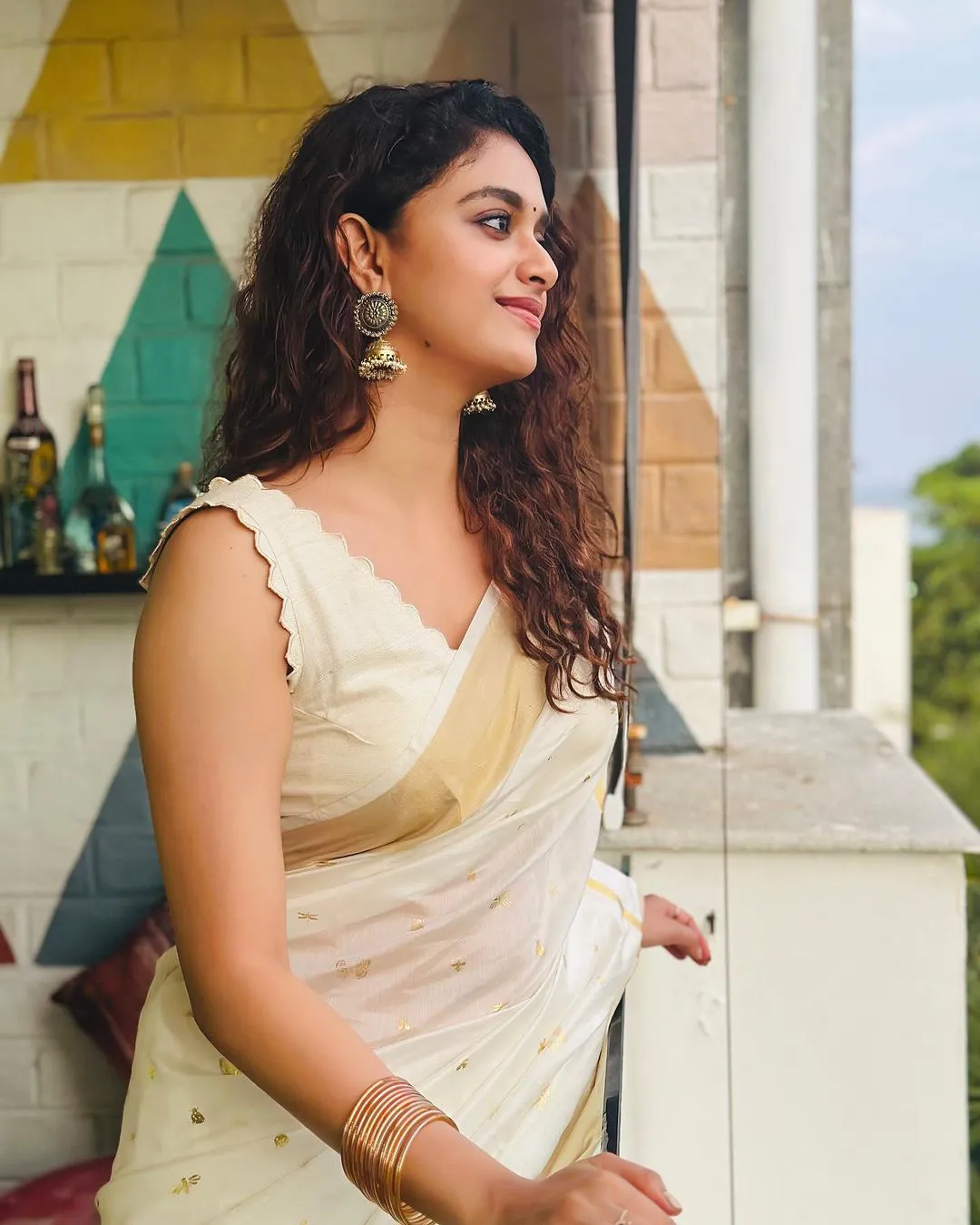 South Actress Keerthy Suresh saree photos on Onam special
