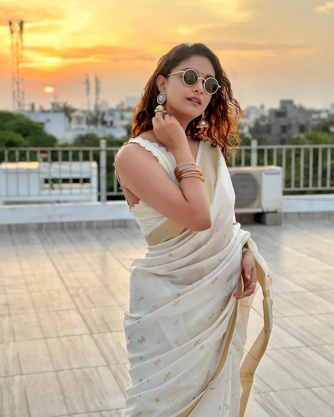 South Actress Keerthy Suresh saree photos on Onam special