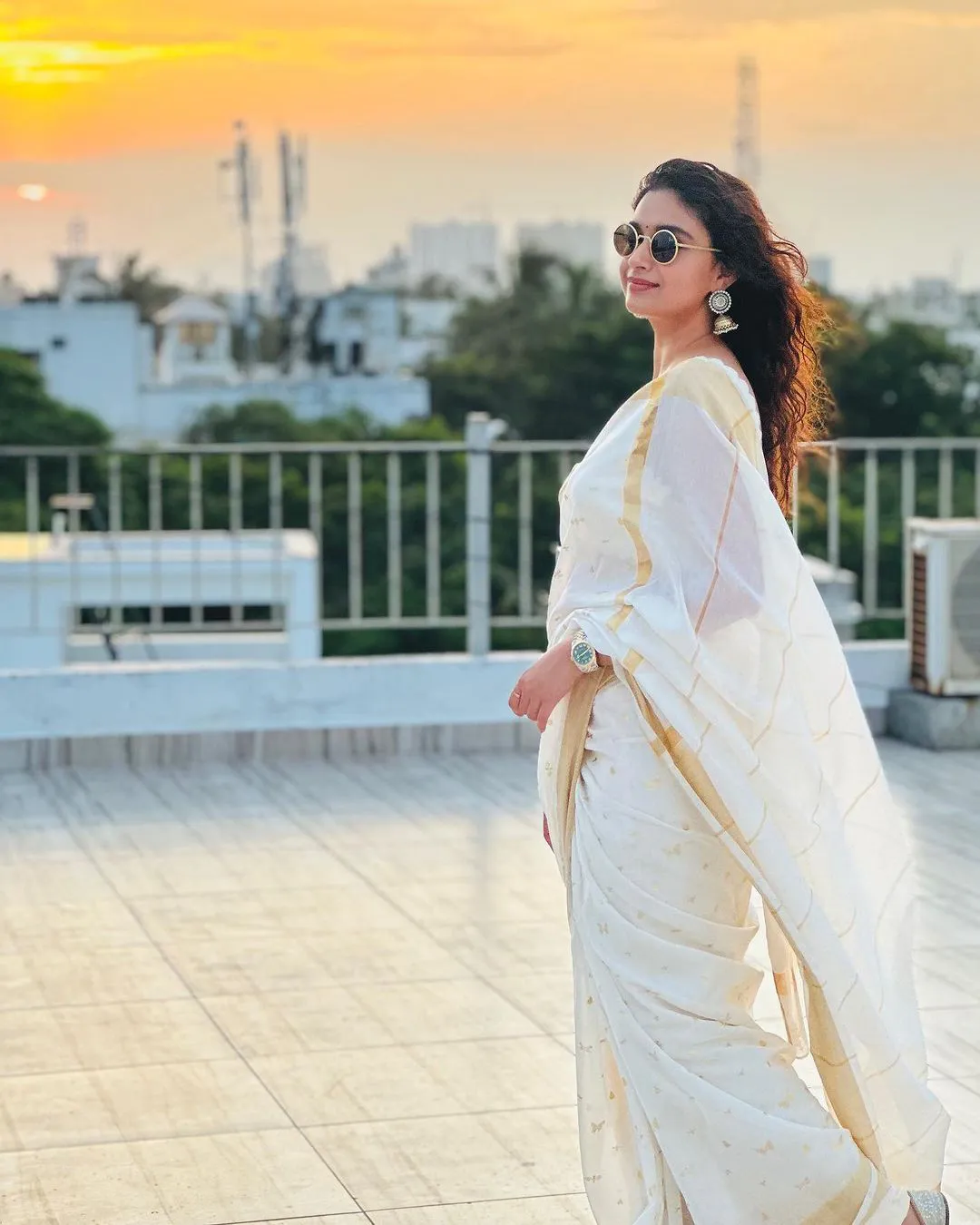 South Actress Keerthy Suresh saree photos on Onam special