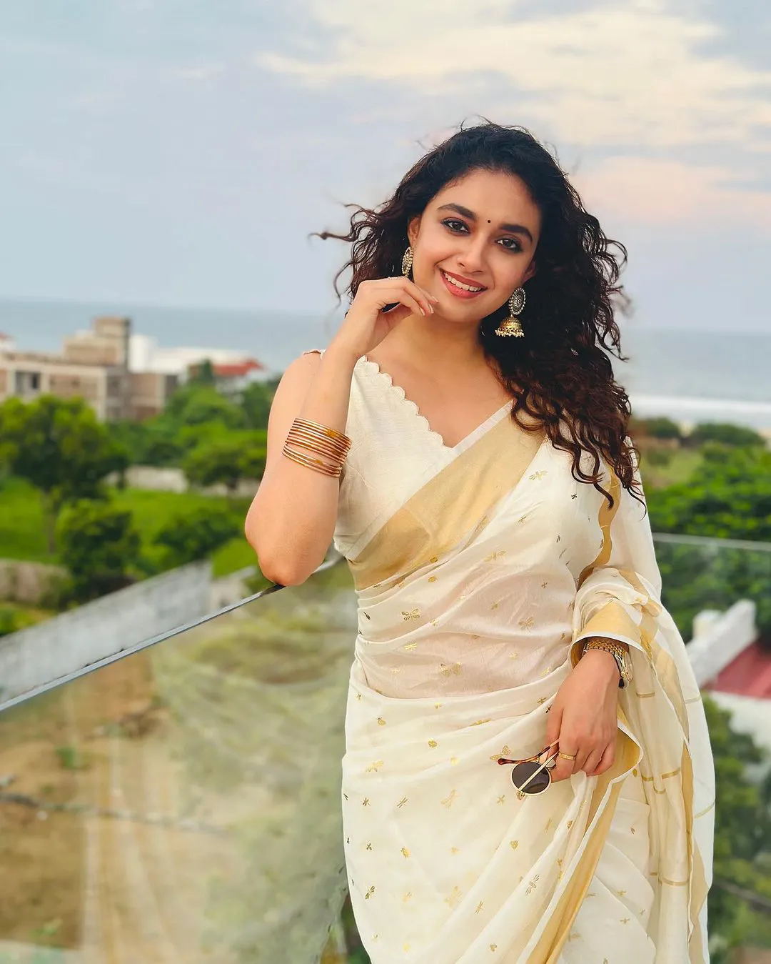 South Actress Keerthy Suresh saree photos on Onam special
