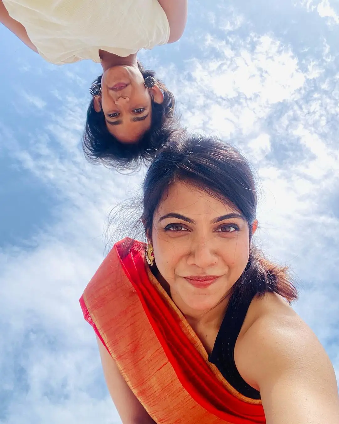 South Actress Madonna Sebastian saree photos on onam special