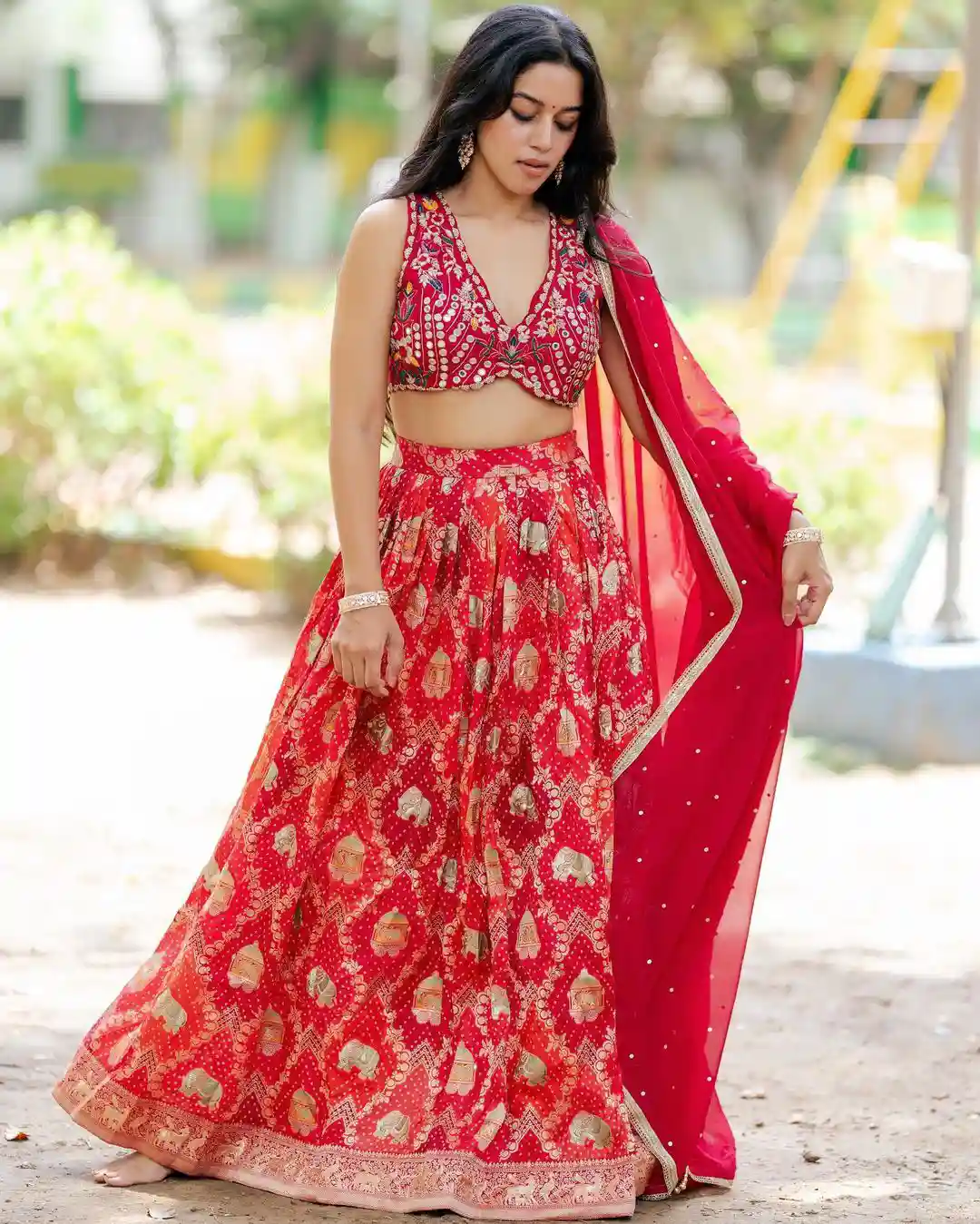 South Actress Mirnalini Ravi mesmerizing Photoshoot gone viral