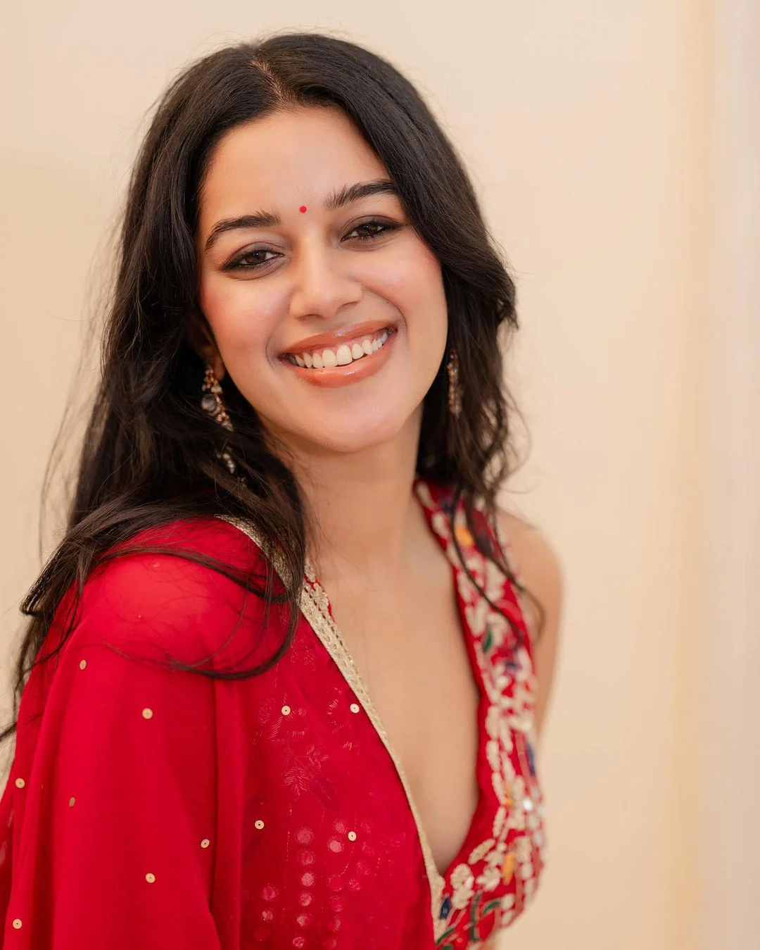 South Actress Mirnalini Ravi mesmerizing Photoshoot gone viral