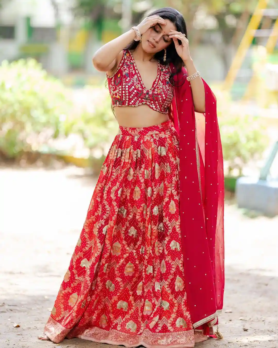 South Actress Mirnalini Ravi mesmerizing Photoshoot gone viral