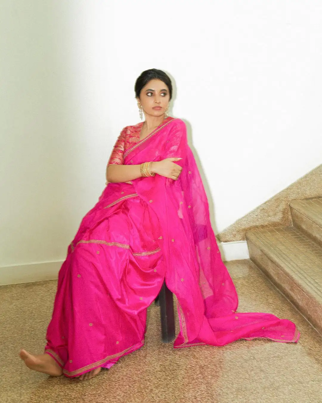 South Actress Priyanka Mohan latest saree photos gone viral