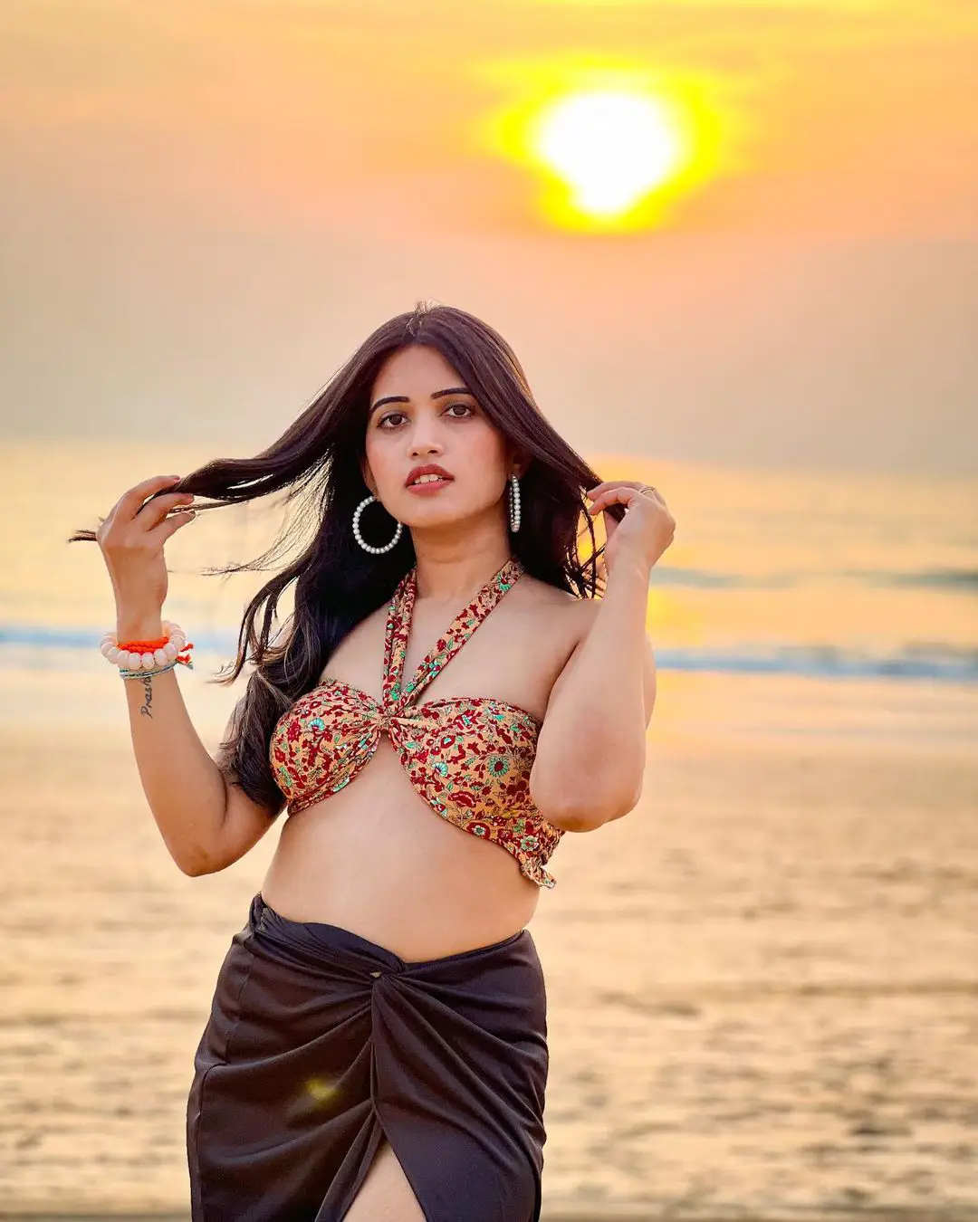 Anchor Sravanthi Chokarapu Photos in Bikini at Beach