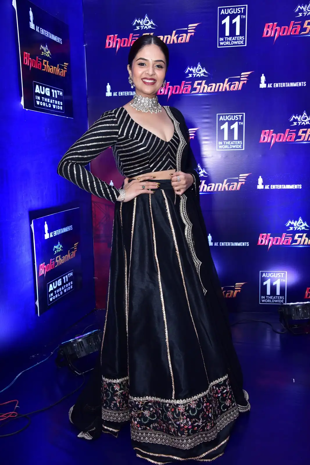 Sreemukhi clicks at Bholaa Shankar Movie Pre Release Event