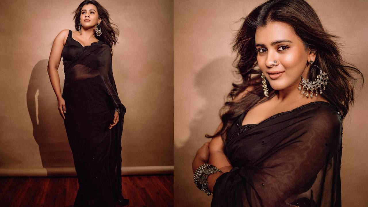 Hebah Patel : బ్లాక్ శారీలో అబ్బా అనిపిస్తున్న హెబ్బా పరువాలు..