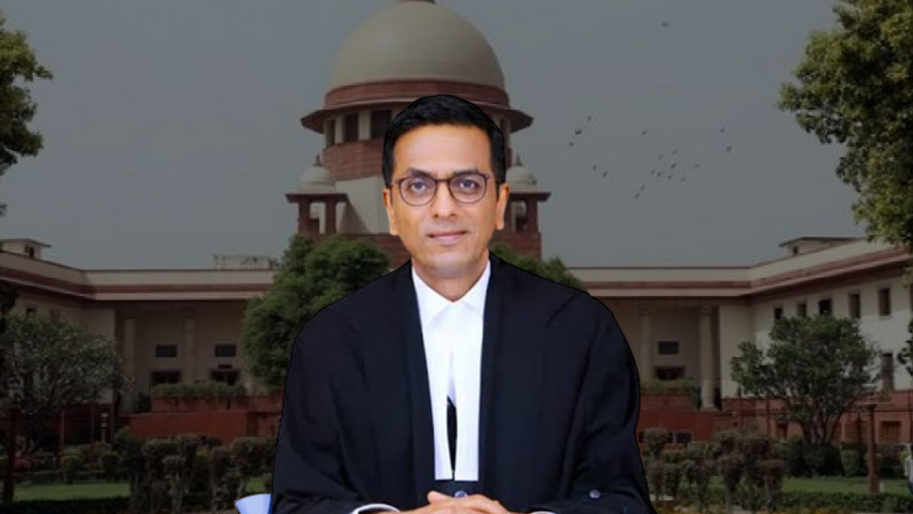 Jammu Kashmir: ఆర్టికల్ 35-ఏ రద్దుతో జమ్మూ కశ్మీరీల ముఖ్యమైన హక్కులు రద్దయ్యాయి.. సుప్రీంకోర్టు కీలక వ్యాఖ్యలు Jammu Kashmir: ఆర్టికల్ 35-ఏ రద్దుతో జమ్మూ కశ్మీరీల ముఖ్యమైన హక్కులు రద్దయ్యాయి.. సుప్రీంకోర్టు కీలక వ్యాఖ్యలు