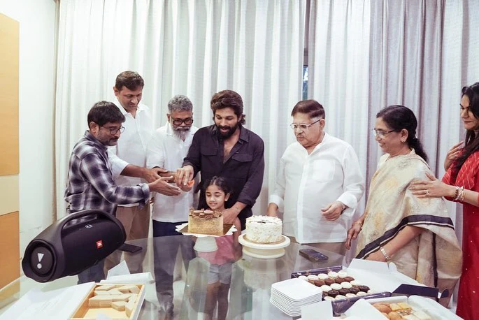 Varun Tej Sai Dharam Tej appreciate Allu Arjun for winning national award Photos