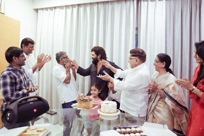 Varun Tej Sai Dharam Tej appreciate Allu Arjun for winning national award Photos