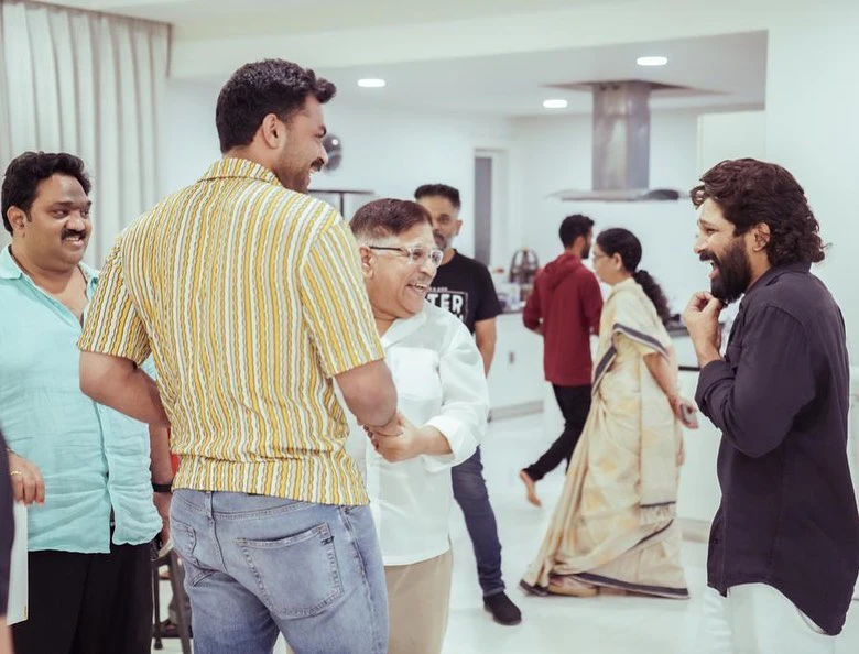 Varun Tej Sai Dharam Tej appreciate Allu Arjun for winning national award Photos