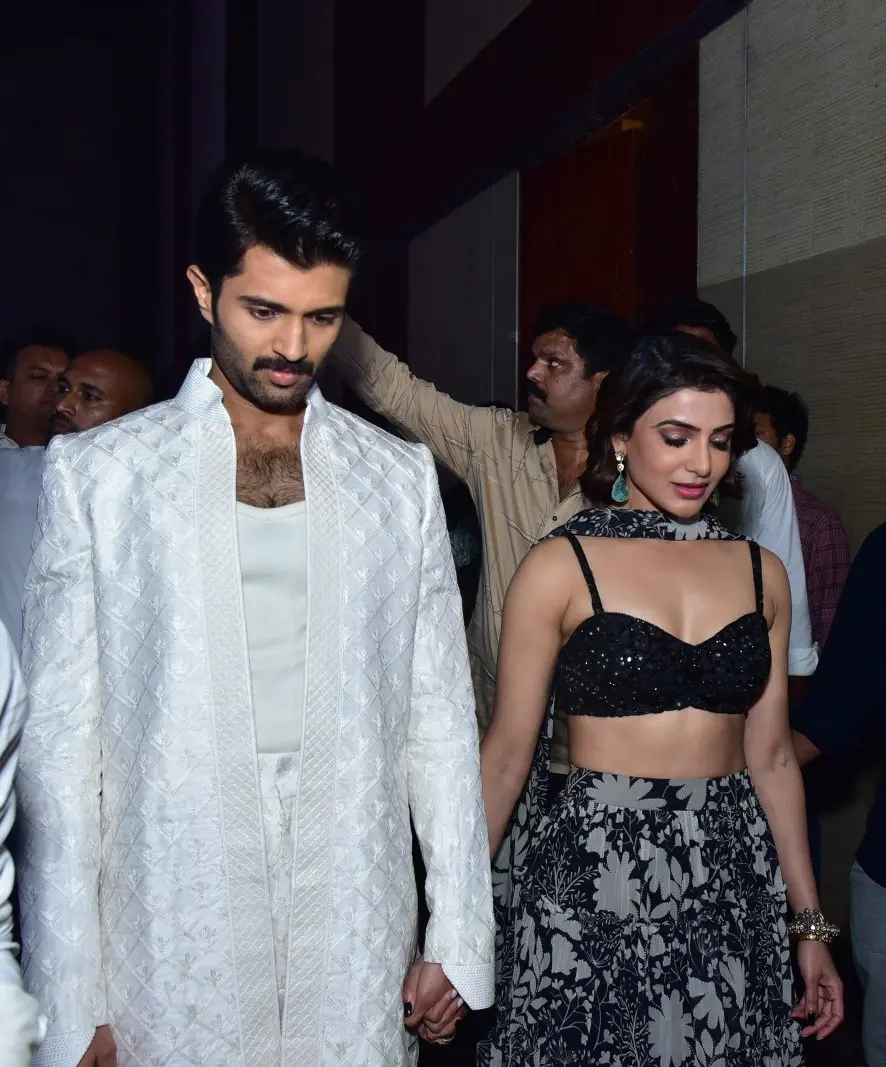 Vijay Devarakonda Samantha in Kushi Musical Concert