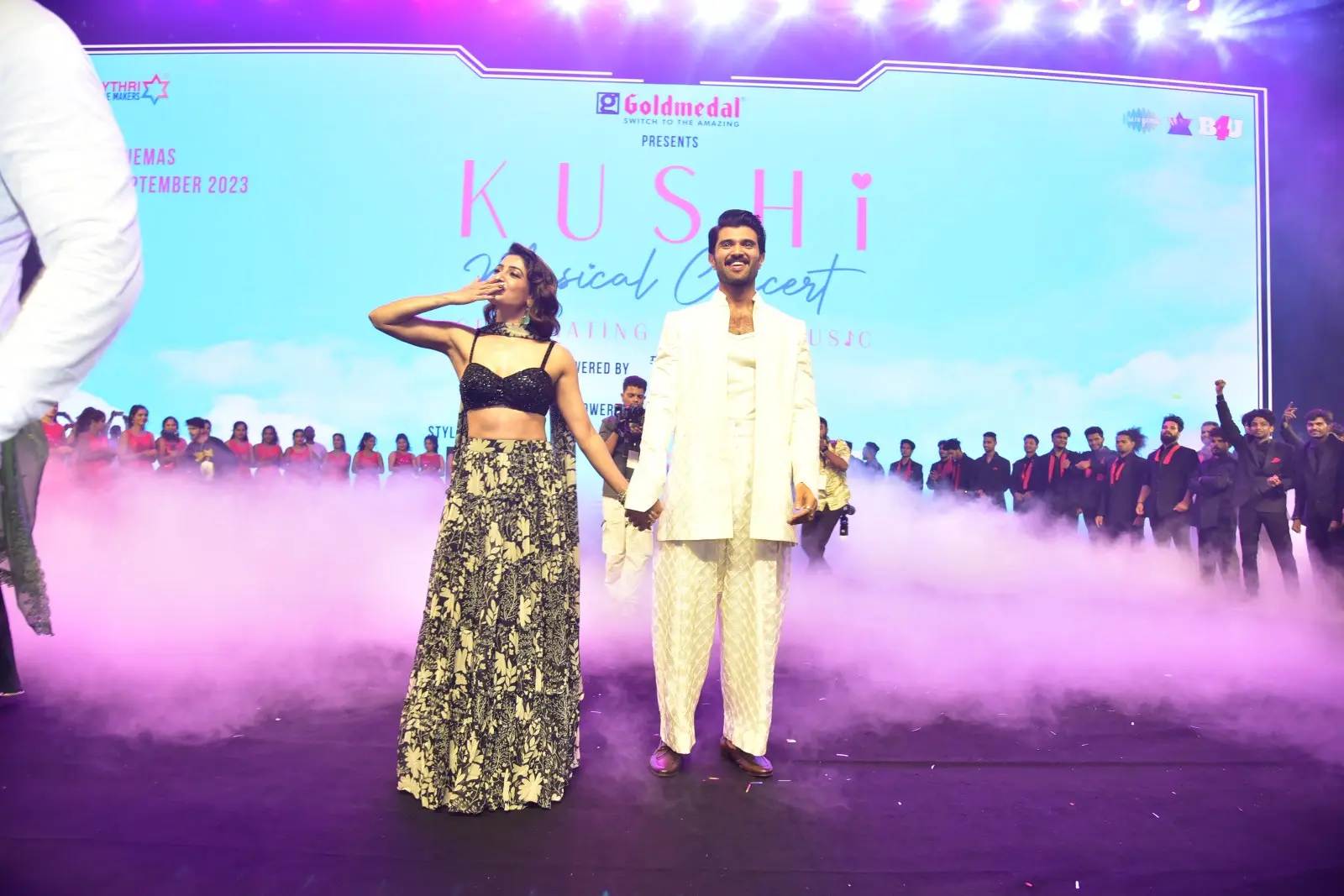 Vijay Devarakonda Samantha in Kushi Musical Concert