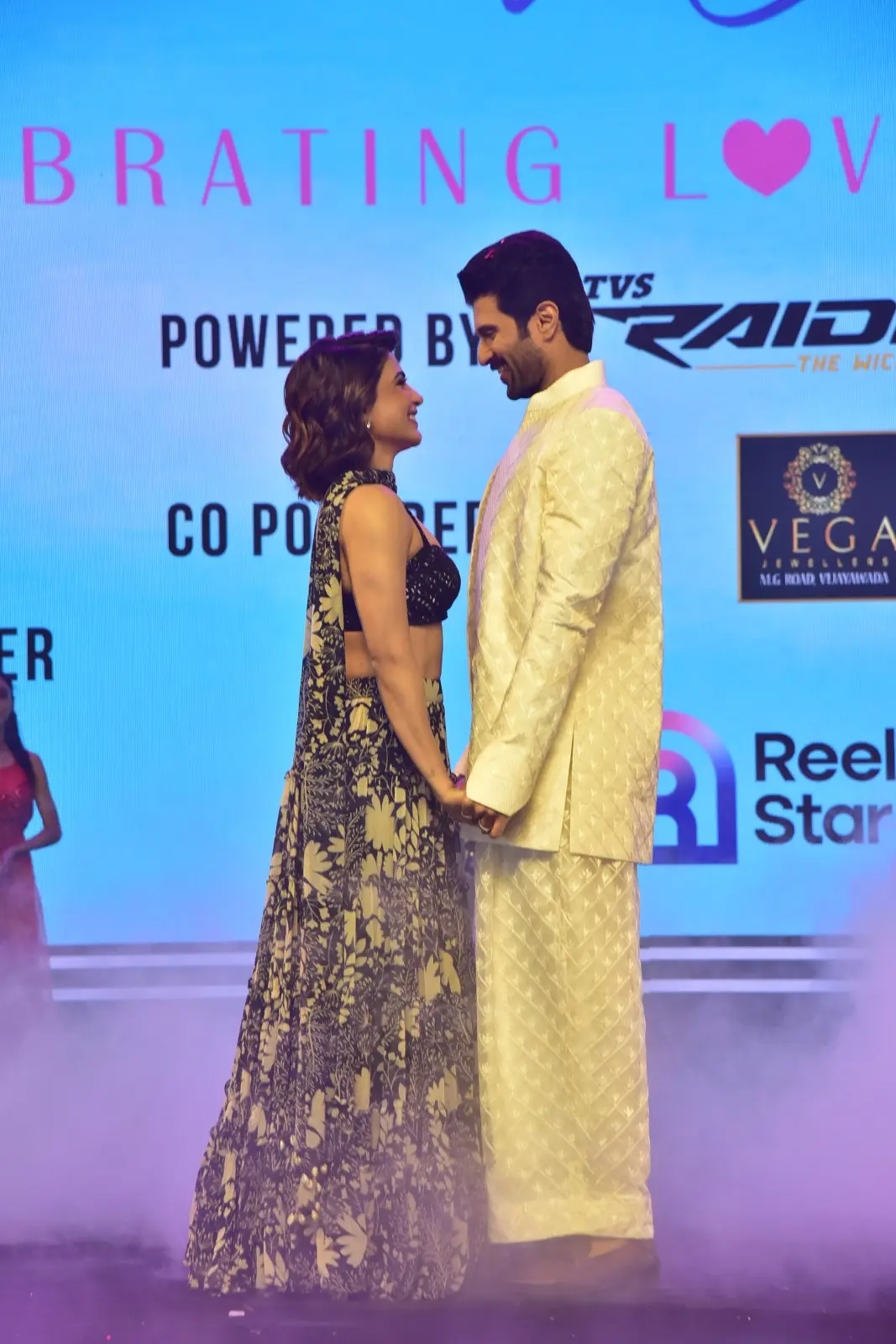 Vijay Devarakonda Samantha in Kushi Musical Concert