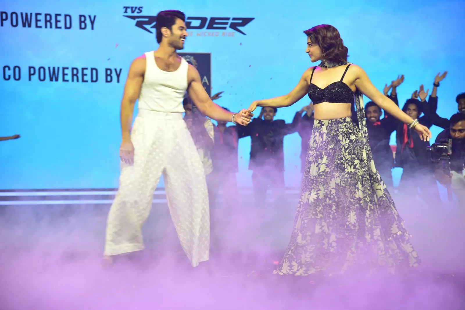 Vijay Devarakonda Samantha in Kushi Musical Concert