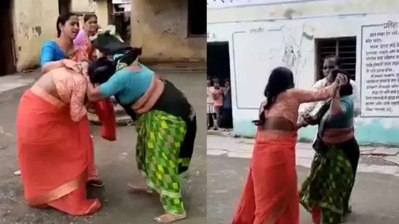 Viral Video : వామ్మో.. కిచిడీ కోసం.. పొట్టు పొట్టు కొట్టుకున్న టీచర్, వంట మనిషి.. వీడియో వైరల్ Viral Video : వామ్మో.. కిచిడీ కోసం.. పొట్టు పొట్టు కొట్టుకున్న టీచర్, వంట మనిషి.. వీడియో వైరల్